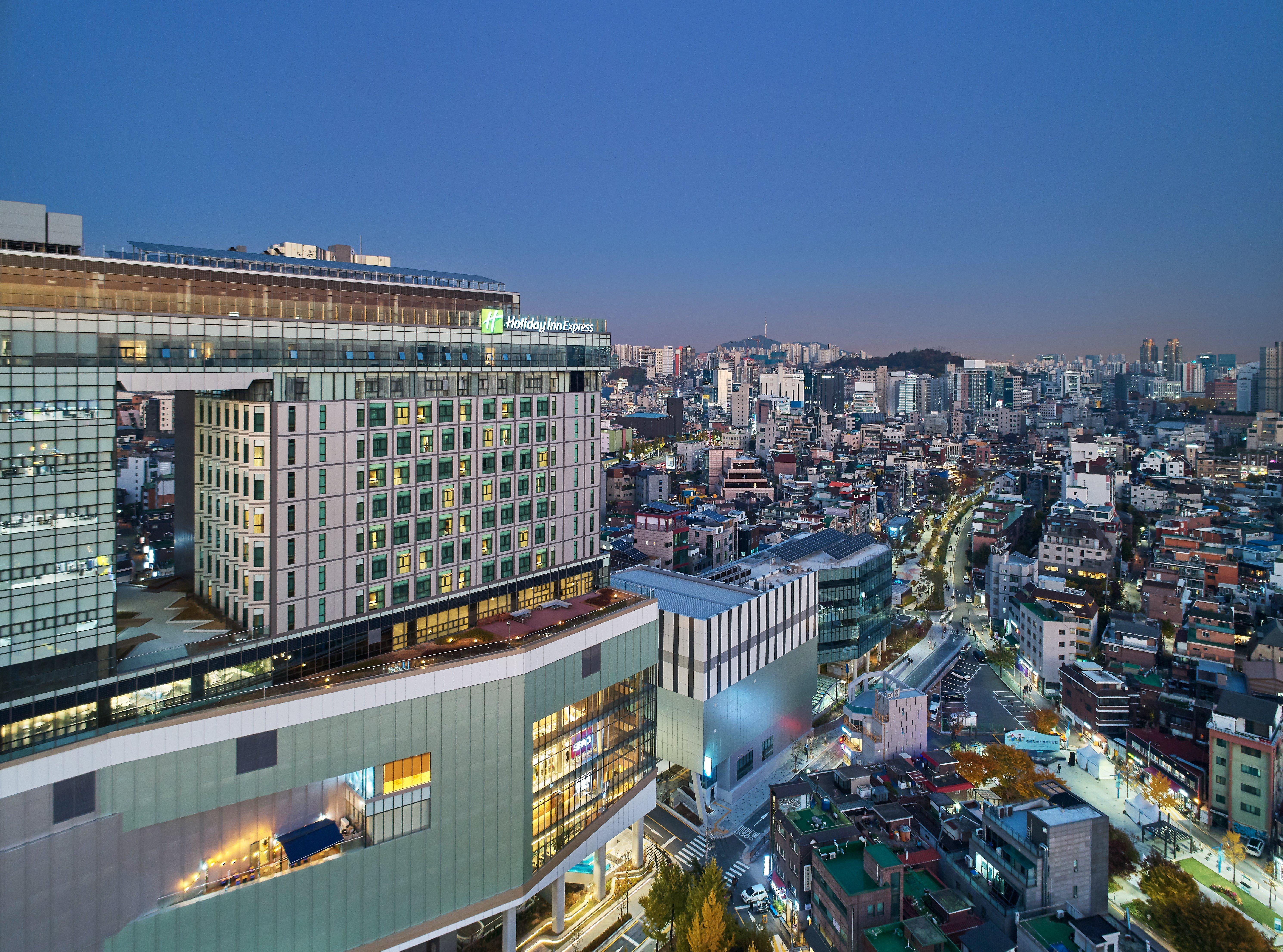 Holiday Inn Express Seoul Hongdae, An Ihg Hotel Exterior photo